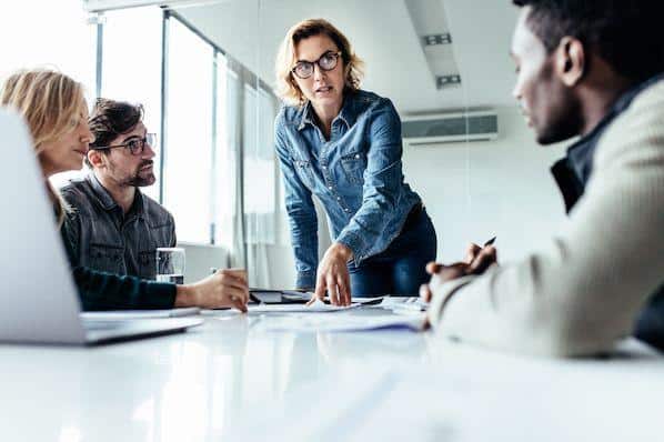 Las 8 habilidades esenciales de gestión que necesita para liderar un equipo exitoso
 – Veeme Media Marketing