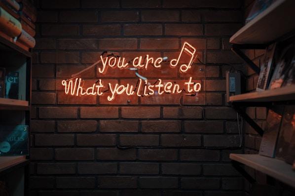 9 sitios de música sin royalties para ayudarte a hacer la banda sonora de video perfecta
 – Veeme Media Marketing